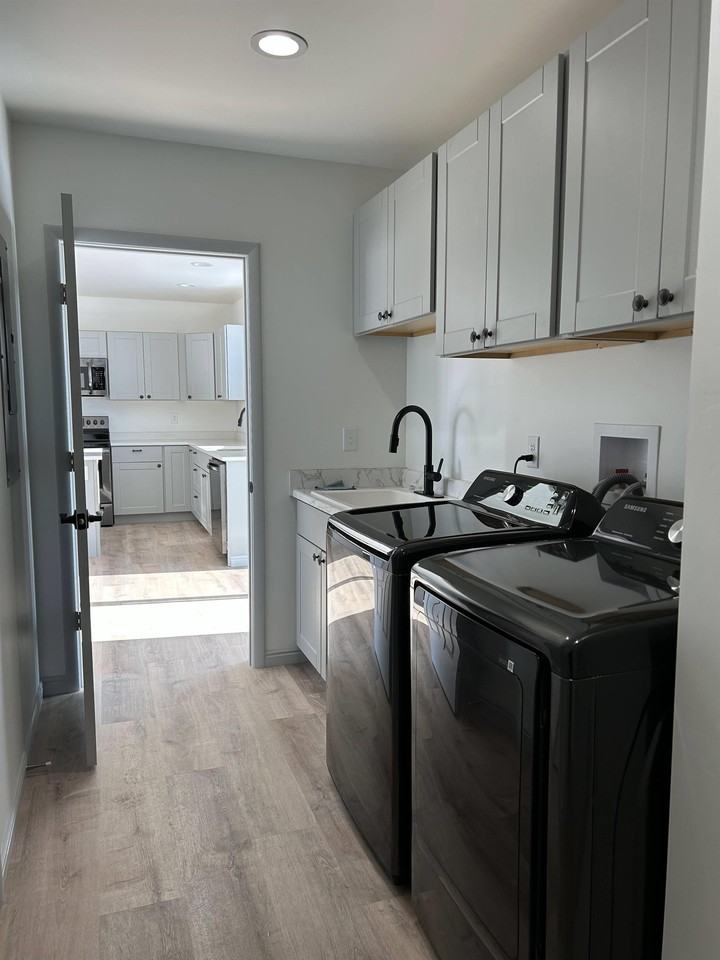 914 River Bend St #1 - Photo 7 of 20
