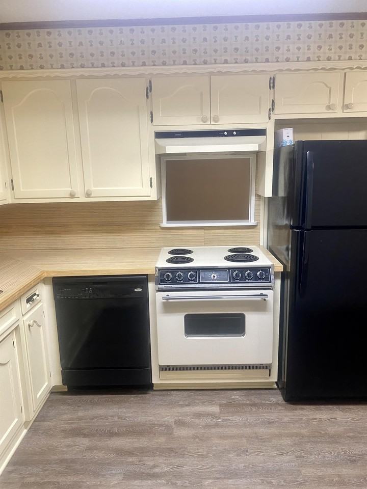 1504 Colorado St #1504 - Photo 2 of 11