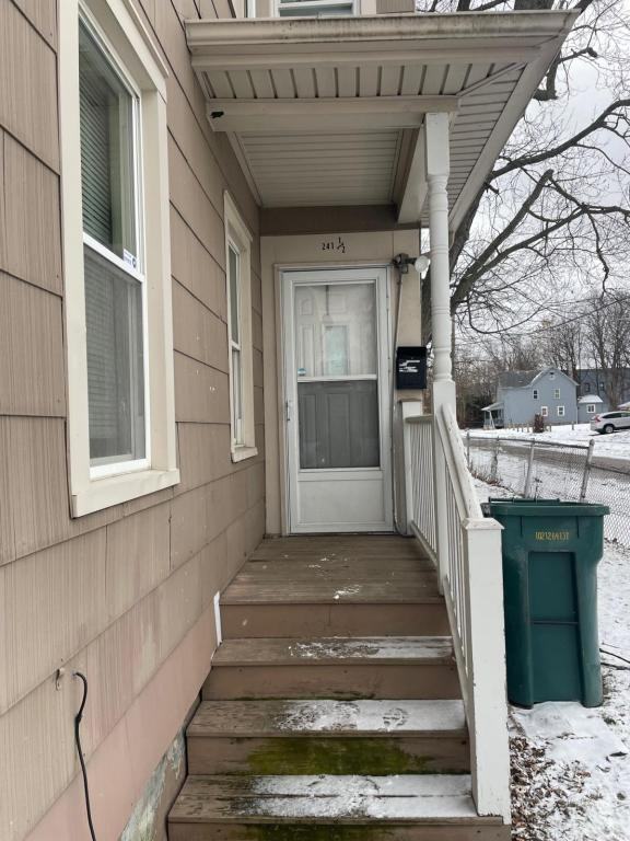 241 Troup St - Photo 2 of 8