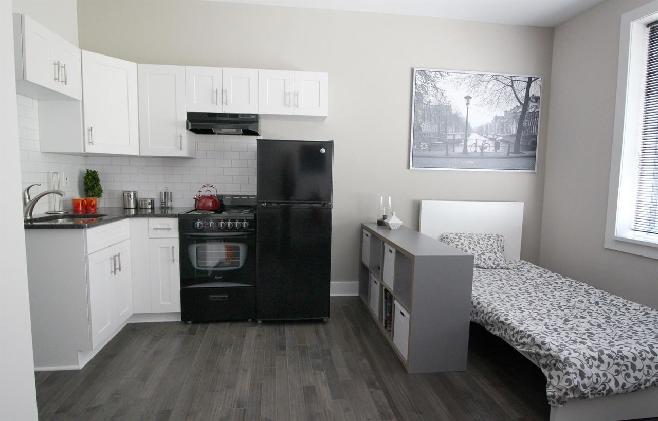 234-236 E State StUnit 8 #8 - Photo 2 of 6