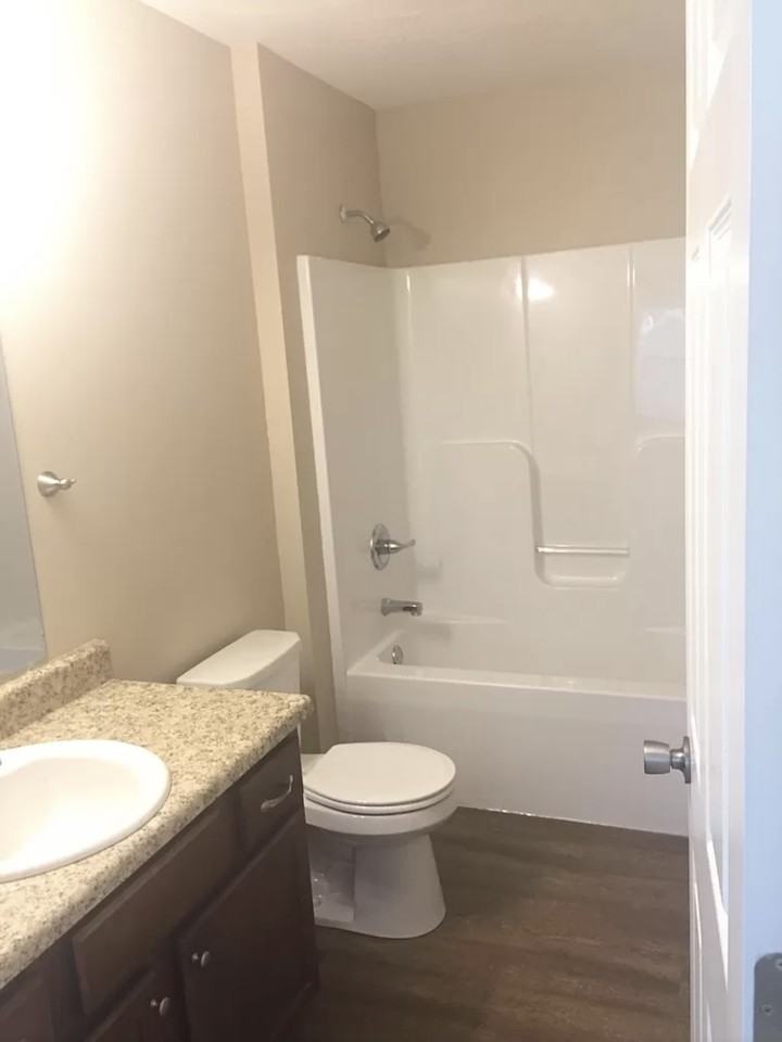 1629 W Hovey St #1 - Photo 5 of 8