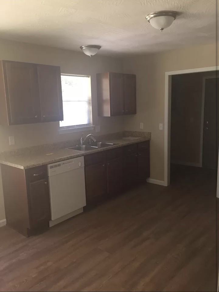 1629 W Hovey St #1 - Photo 6 of 8