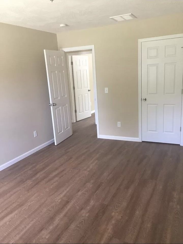 1629 W Hovey St #1 - Photo 7 of 8