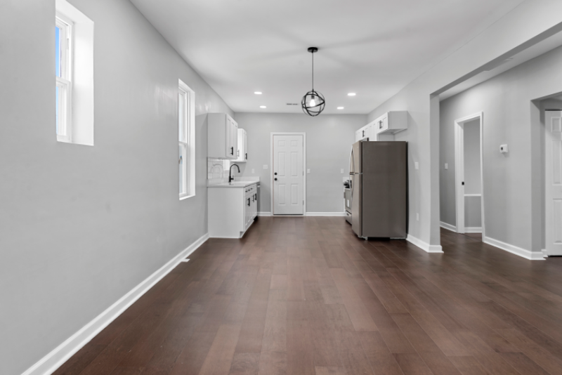 729 60th Pl - Photo 3 of 12