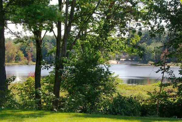 Canterbury Commons - Photo 3 of 5