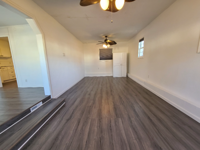 321 N School Ln - Photo 2 of 30