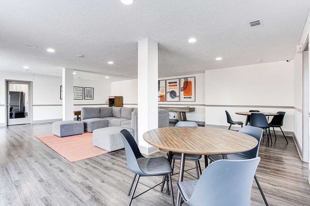 The Carter 4250 - Photo 4 of 46