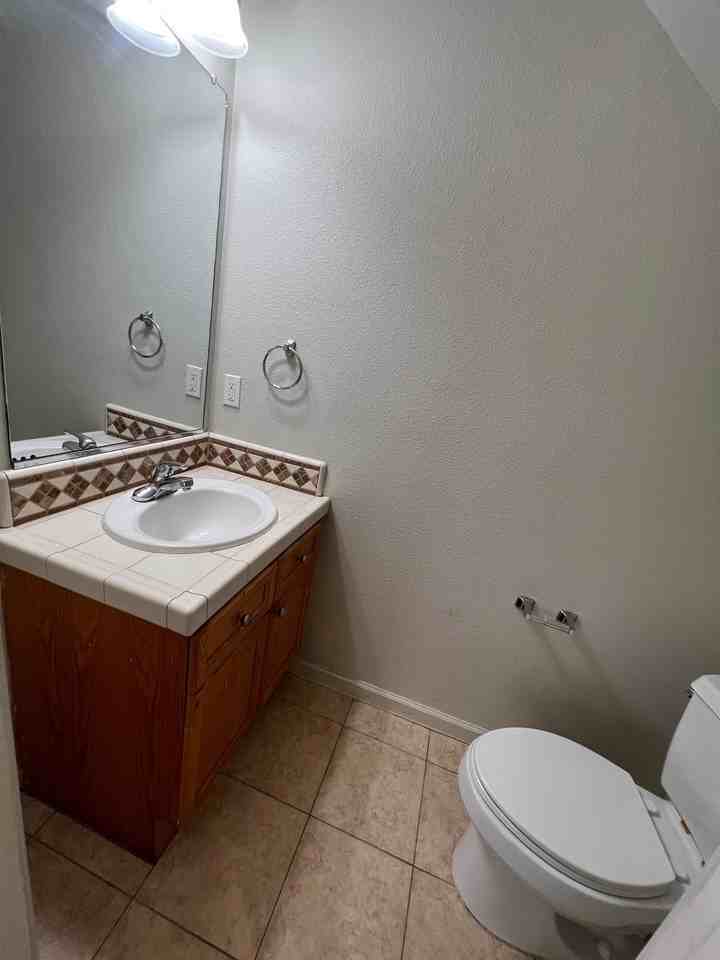 415 Hetherington Cir #1 - Photo 4 of 19