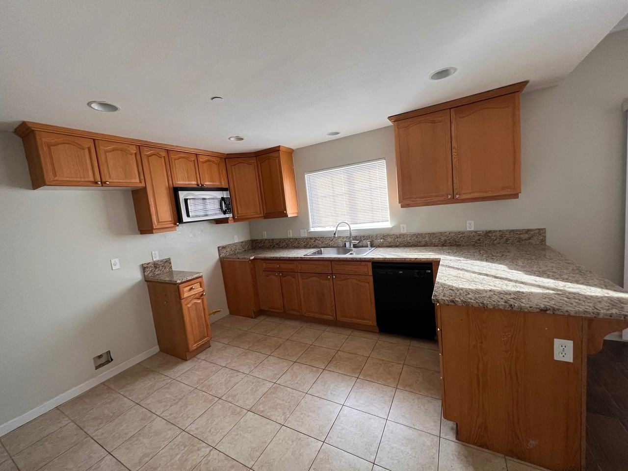 415 Hetherington Cir #1 - Photo 7 of 19