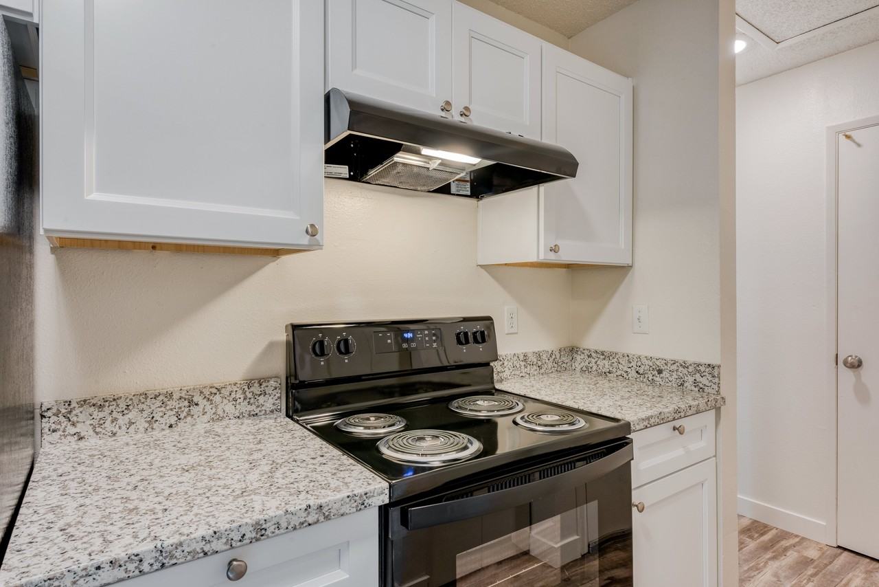 Michael Manor Apartments - Photo 5 of 27