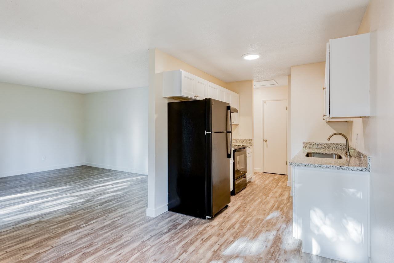 Michael Manor Apartments - Photo 7 of 27