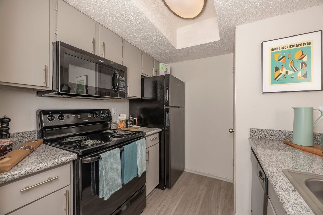 Grace Woods - Photo 7 of 35