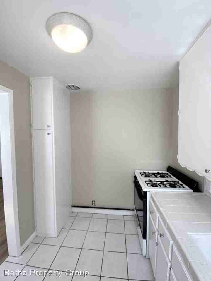 930 Daisy Ave - Photo 3 of 17