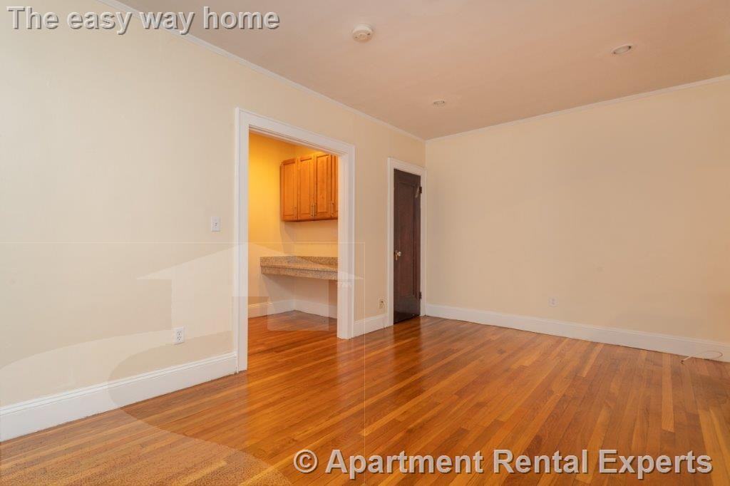 136 Highland Ave #27 - Photo 5 of 6