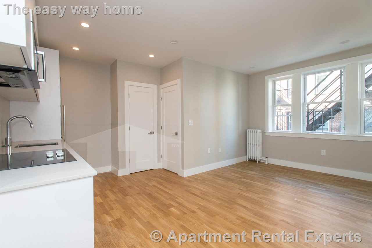 136 Highland Ave #11 - Photo 2 of 9