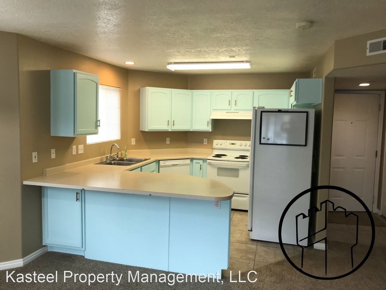 2124 N Morning Star Dr - Photo 2 of 11