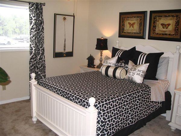 Chatham Village Apartments - Photo 2 of 10