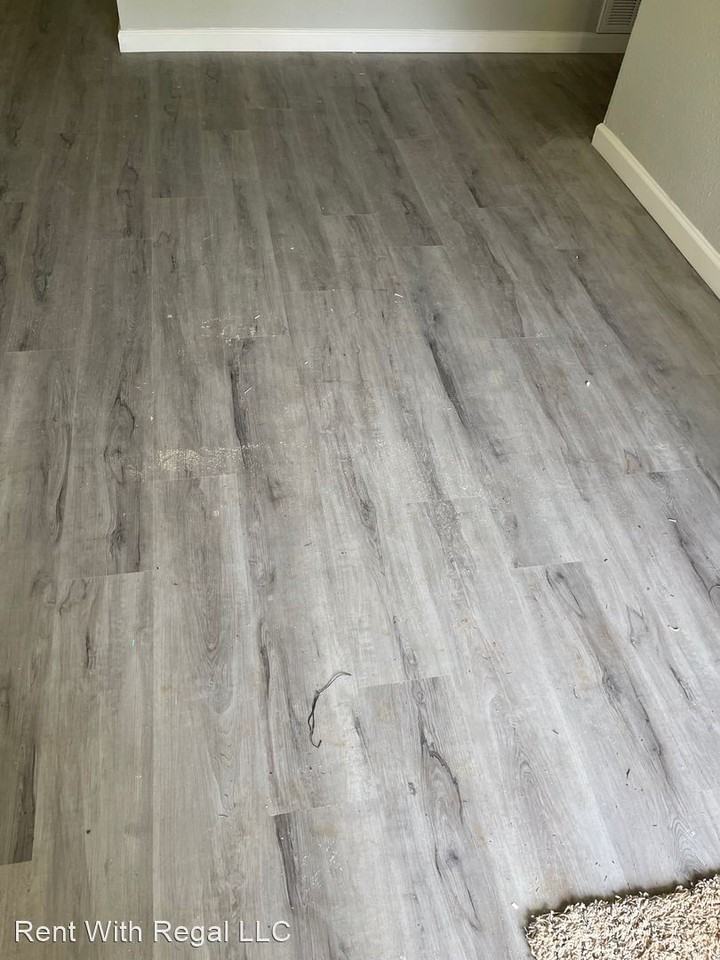 2048 Warwick St - Photo 3 of 12