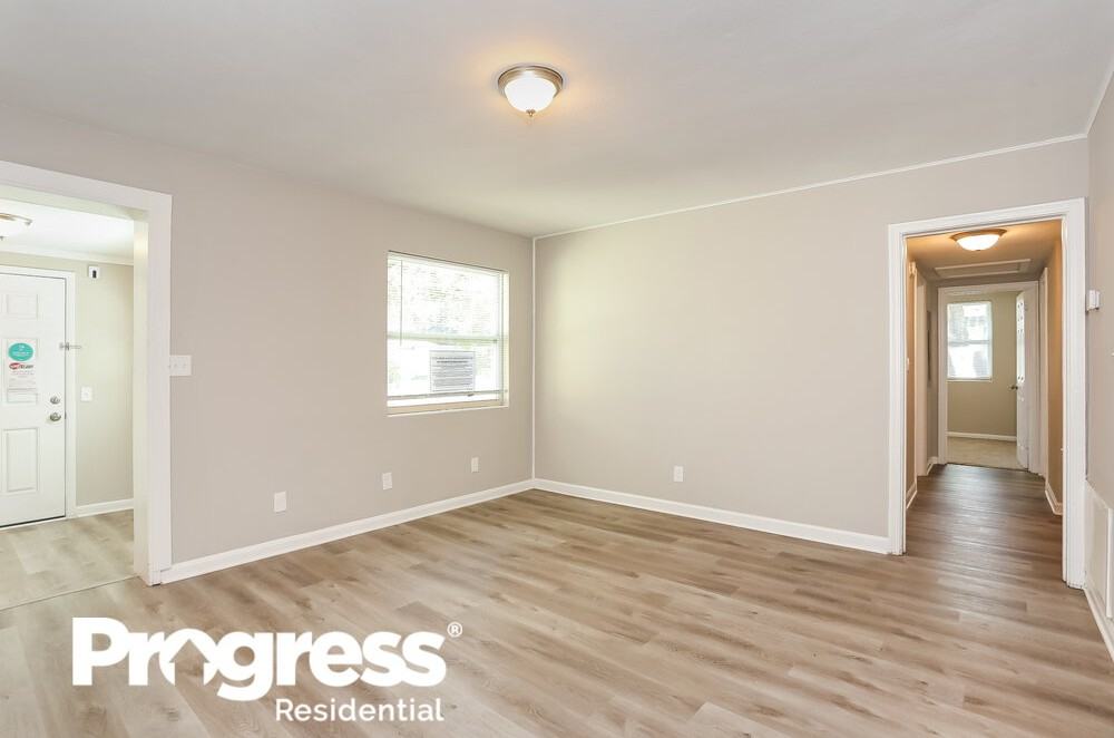 4332 Biddy Ln W - Photo 3 of 16