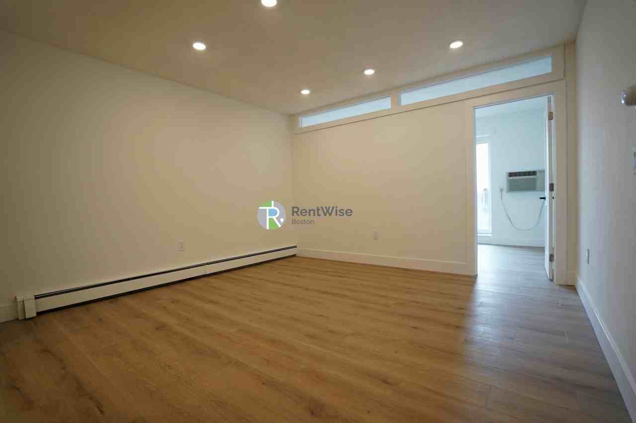 745 E 6th St #37 - Photo 3 of 19