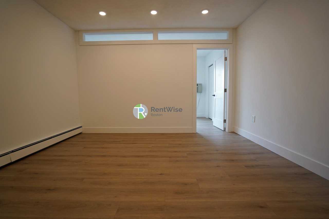 745 E 6th St #37 - Photo 4 of 19