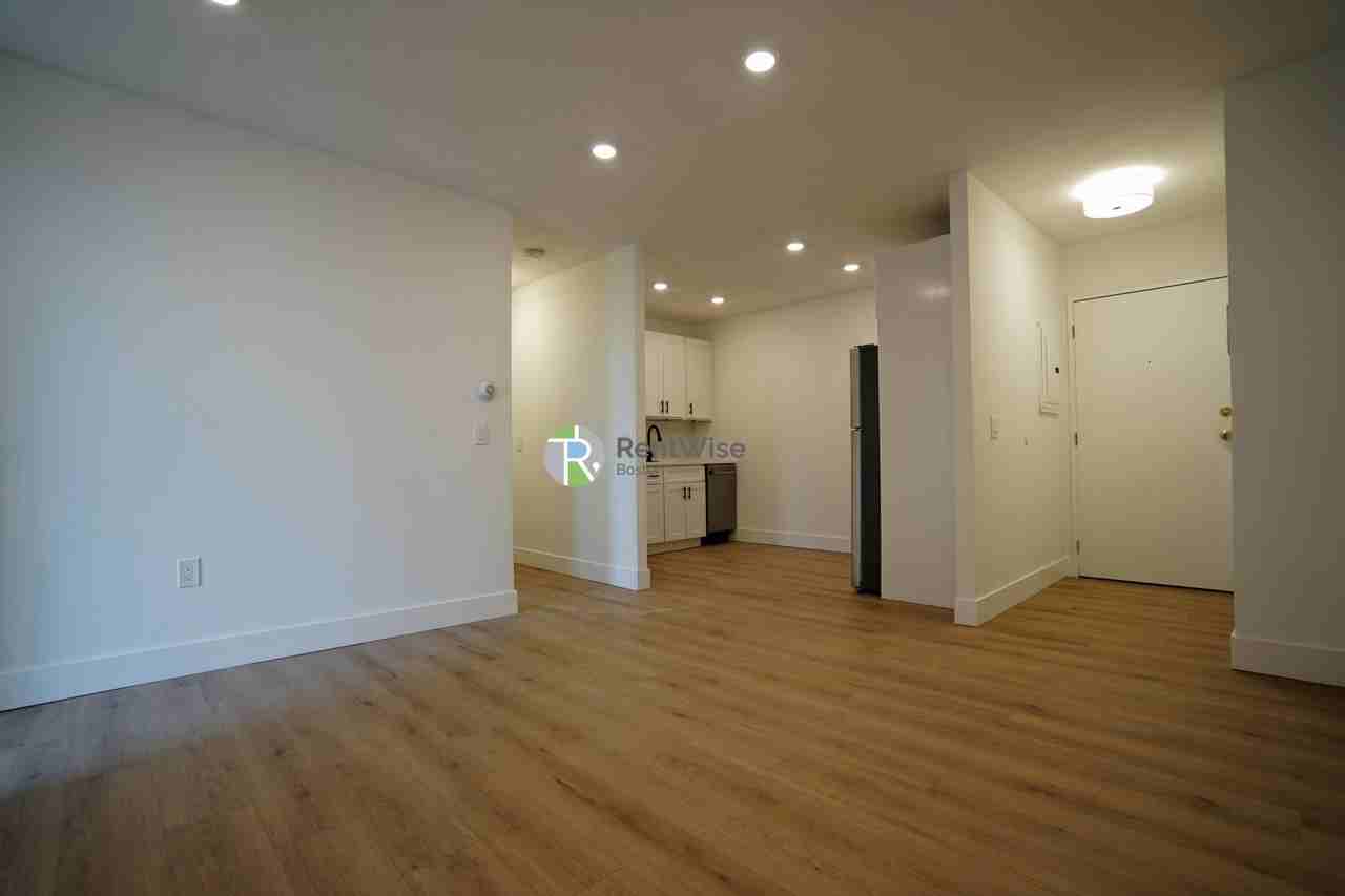 745 E 6th St #37 - Photo 5 of 19