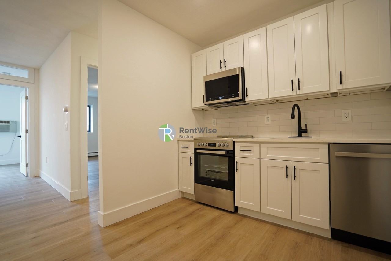 745 E 6th St #37 - Photo 7 of 19