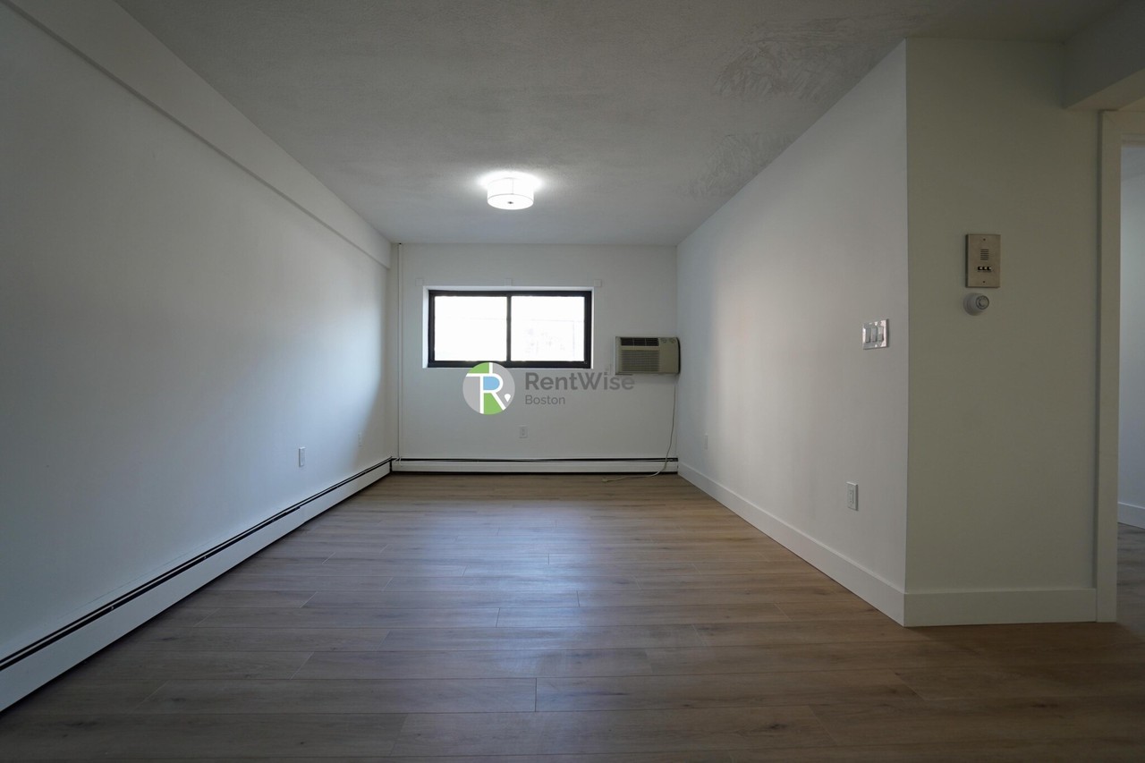 745 E 6th St #9 - Photo 2 of 19