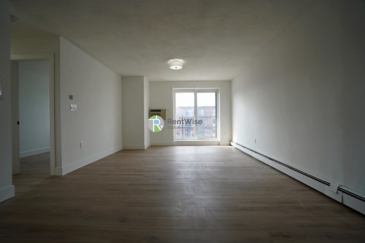 745 E 6th St #22 - Photo 2 of 23