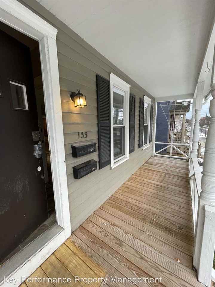 133 N Main St - Photo 2 of 30