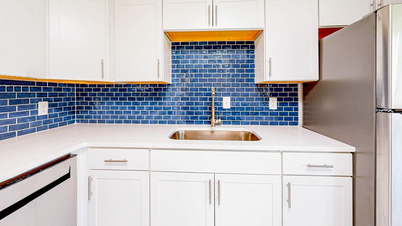 Camelot Pkwy - Photo 6 of 14