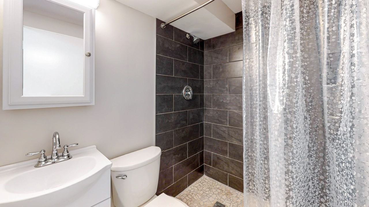 Camelot Pkwy - Photo 4 of 14