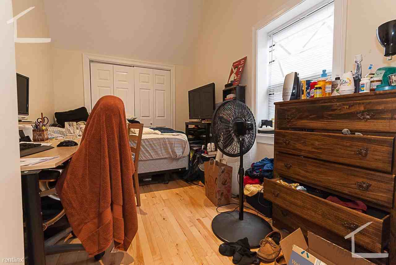 1204 Beacon St #5 - Photo 2 of 8
