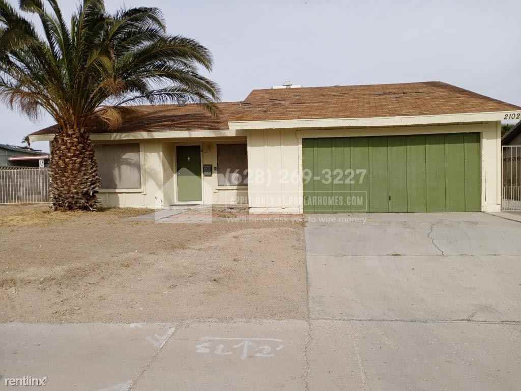 2102 E Russell Rd - Photo 3 of 13