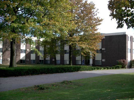 Jordan Court Apartments - Photo 2 of 4