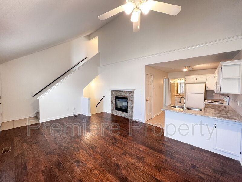 8636 Nw Waukomis Dr - Photo 3 of 37