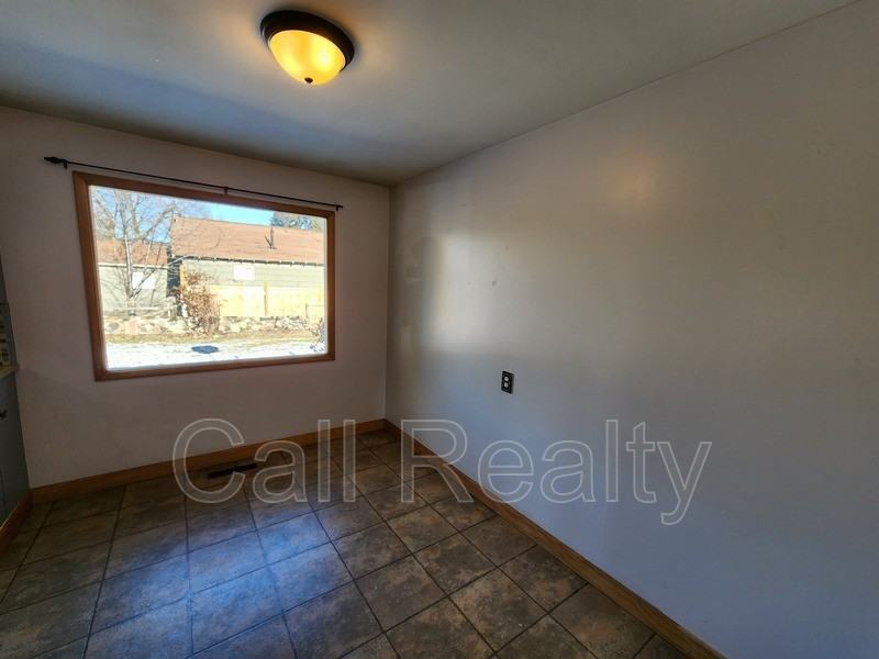 7617 E Euclid Ave - Photo 3 of 16