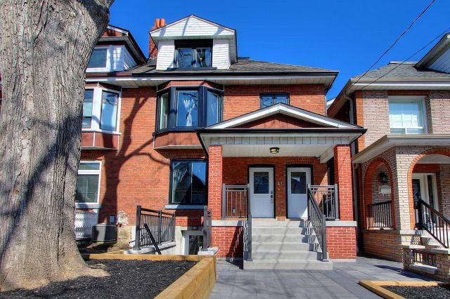 Beatrice St & Dundas St W - Photo 3 of 17