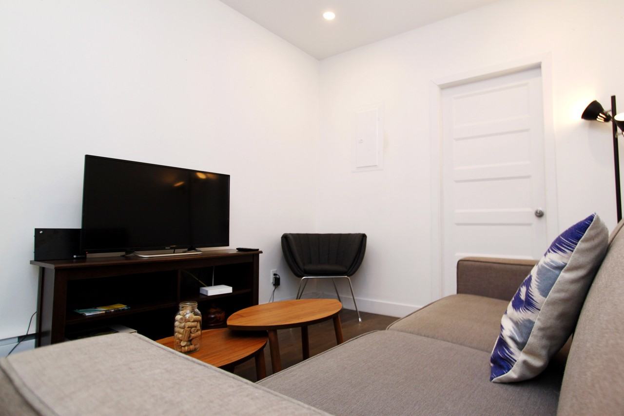 3778 Rue De Bullion