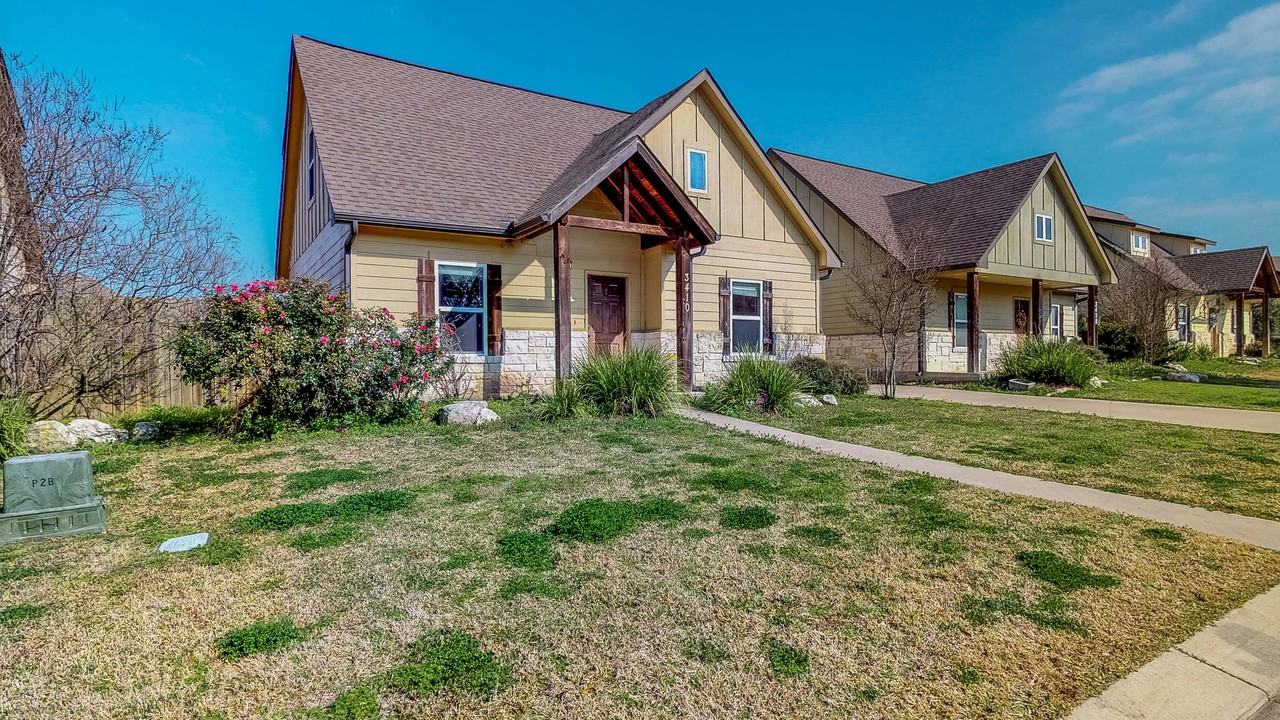 3410 Cullen Trl - Photo 2 of 44