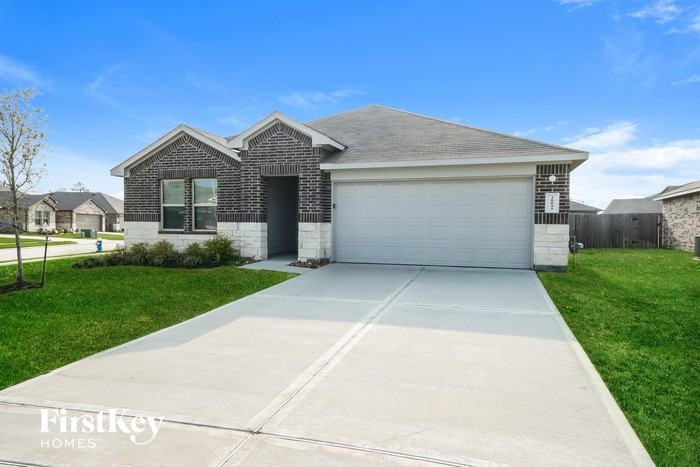 20095 Springer Creek Trl - Photo 2 of 15