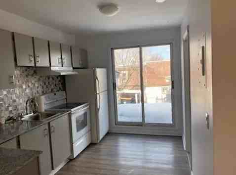 3953 Rue De Bullion - Photo 2 of 8