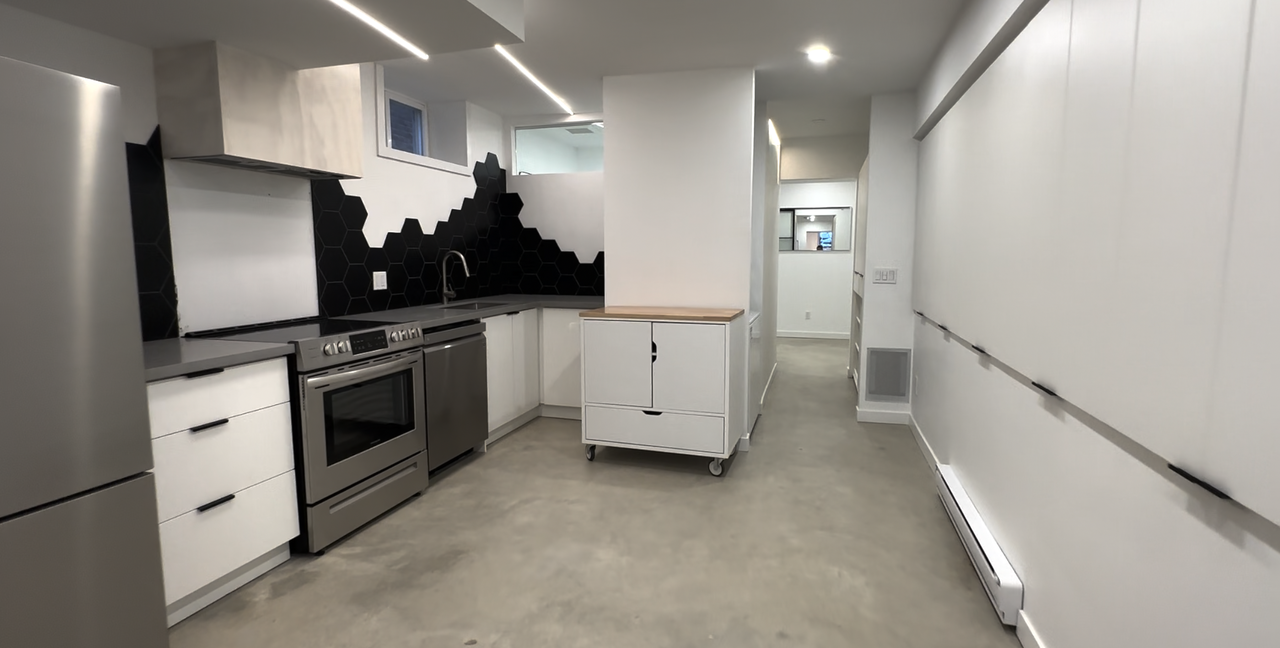173 Milverton Boulevard #2 - Photo 4 of 16