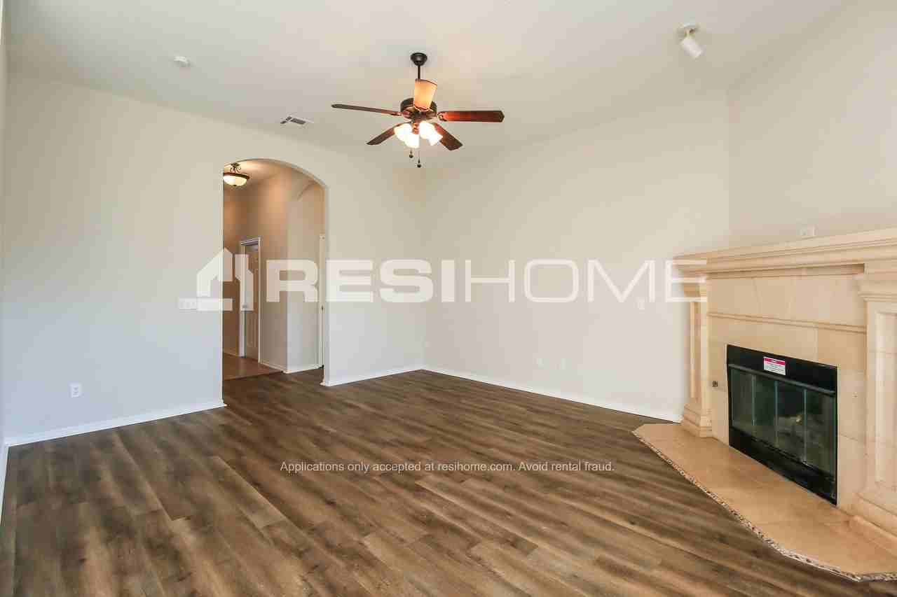 7909 Eagle Cir - Photo 3 of 18
