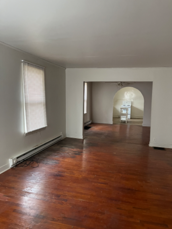 214 Emerson St - Photo 2 of 9