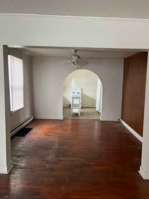 214 Emerson St - Photo 3 of 9