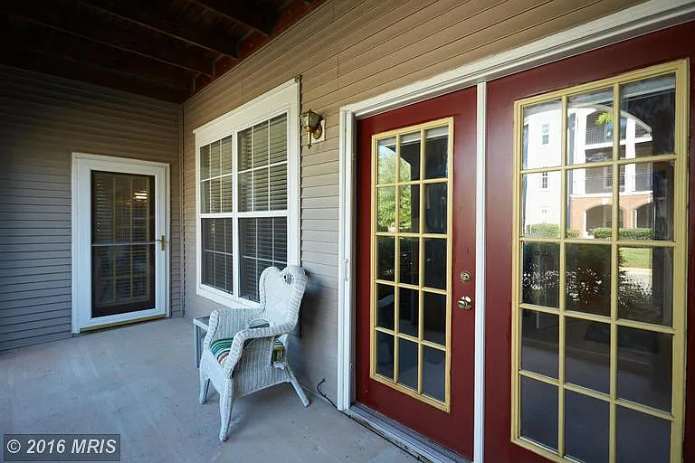20417 Riverbend Square #100 - Photo 2 of 12