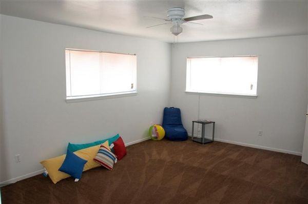 Angel Ridge Apts - Photo 2 of 3