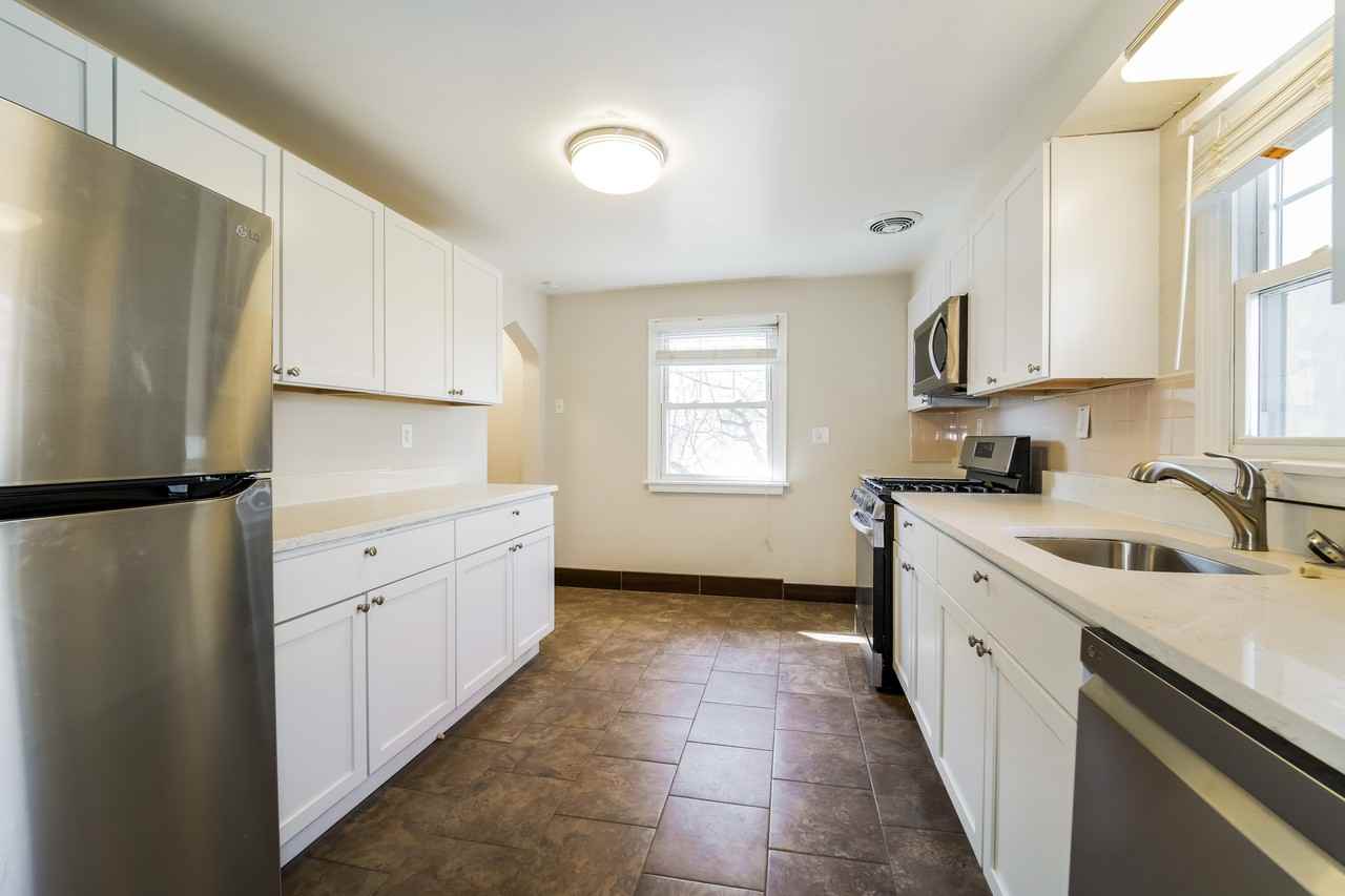 224 Ohio St - Photo 3 of 16