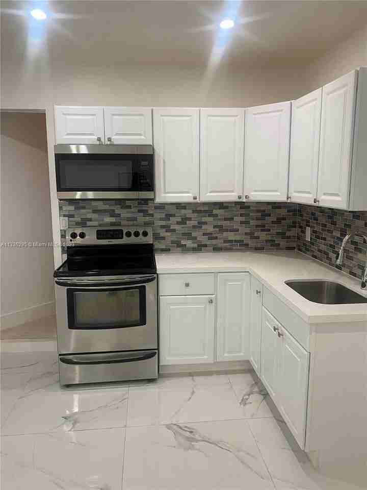 9061 Nw 12th Ct #9061 - Photo 3 of 5